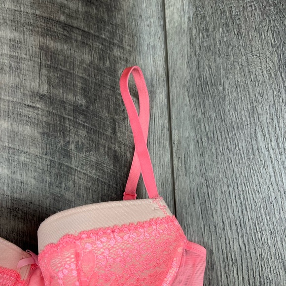 32C VS Peach/Nude Bra - Picture 6 of 11